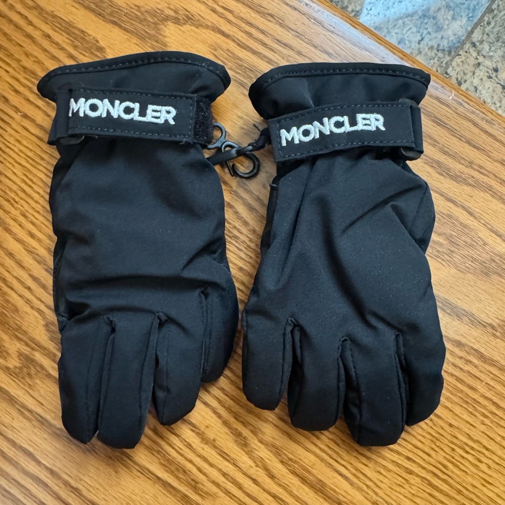 Moncler Kids Size Small Gloves